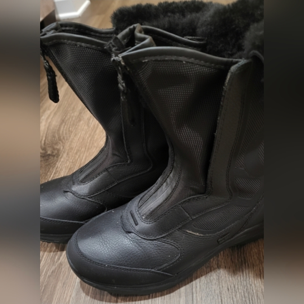 Ugg Tahoe Weather Resistant Winter Snow Boot 8 Black - Picture 3 of 8